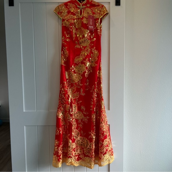 Chinese Cheongsam - Formal Red and Gold Embroidered Qipao - Picture 6 of 12